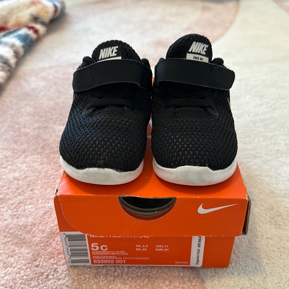 Nike Free Run baby/walker size 5C, Black